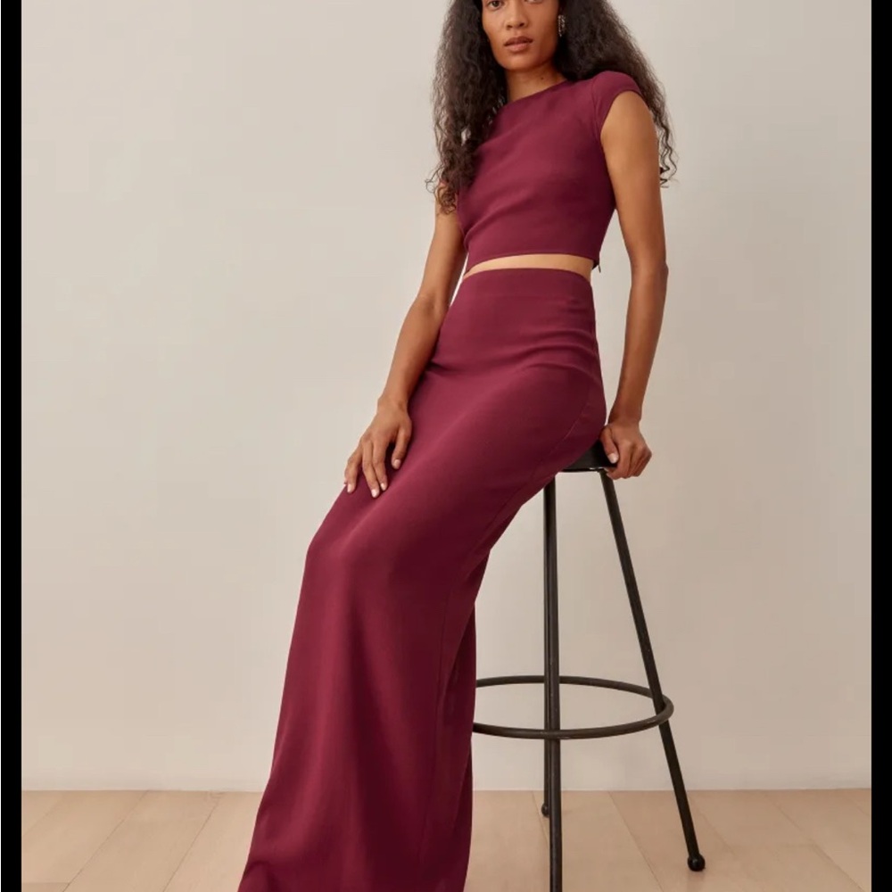Elegant Burgundy Maxi Skirt